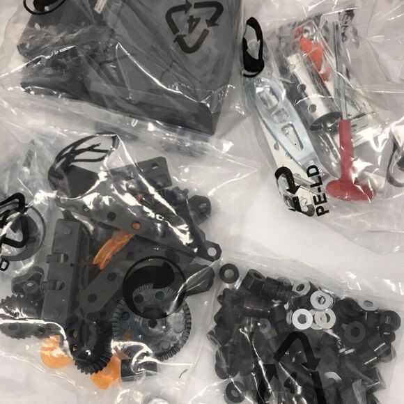 Meccano 6028599 443 Piece Maker System 4x4 Off-Road Truck Kit For Ages 9+ NS137 - Picture 5 of 9